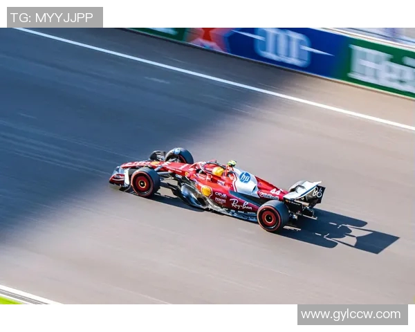F1赛事精彩瞬间:速度与激情的赛道对决 F1赛事精彩瞬间:速度与激情的赛道对决